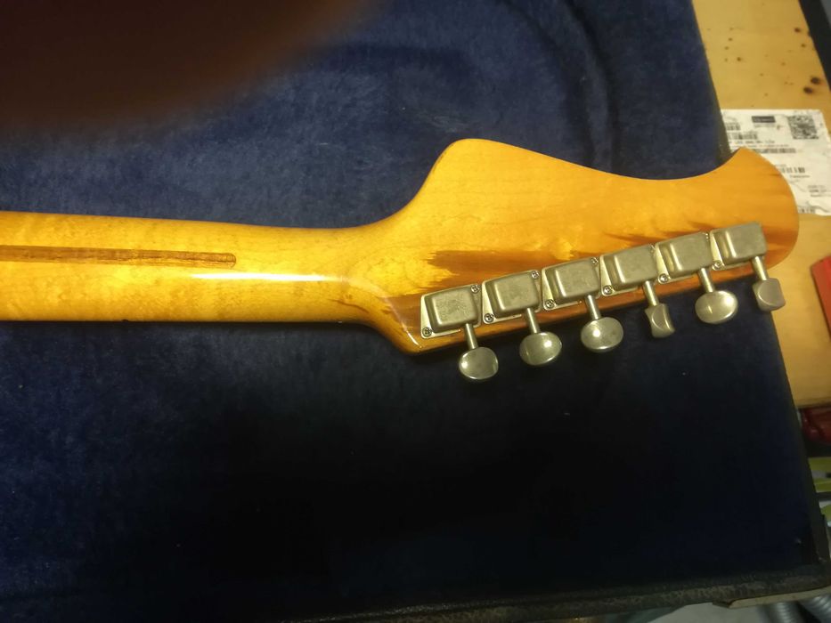 Guitarra Music Man Sabre II 6 cordas