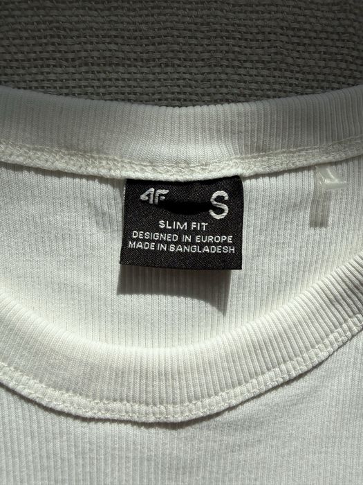 Tshirt bialy 4F rozm S