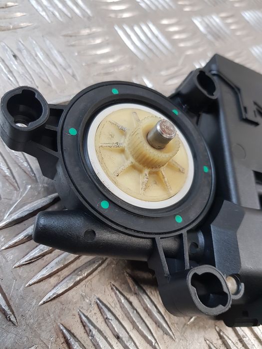 Silniczek Szyby Prawy Przód 6Q2959801A Vw Polo Iv 9N