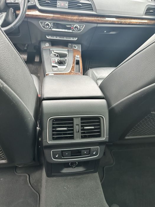 Audi Q5 2018 авто в ідеальному стані