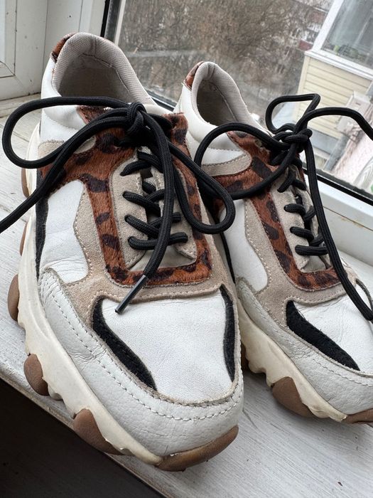 Кросівки шкіряні