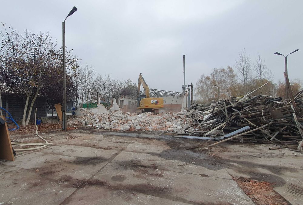 Wynajem kruszarki - usługi kruszenia gruzu, żelbetu, kamieni, asfaltu