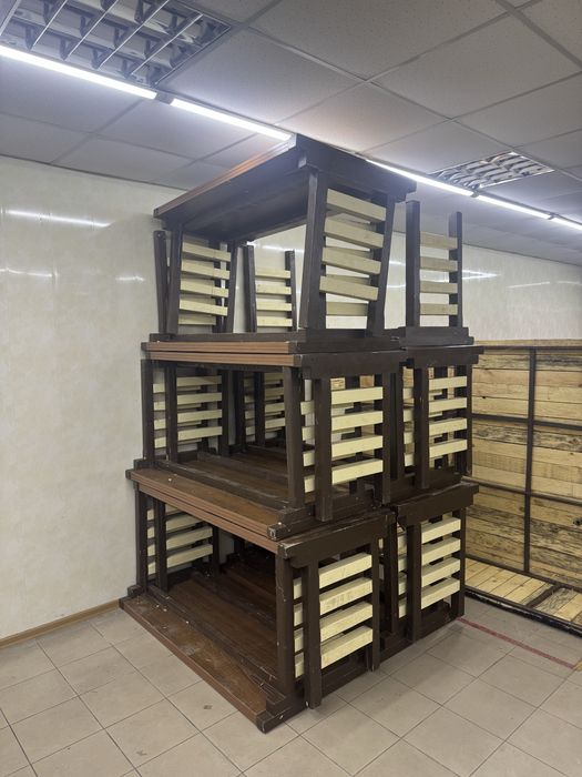 Продам диваны столы