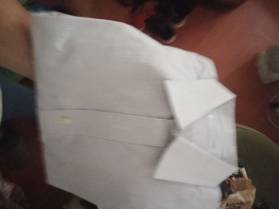 Camisas novas em excelente estado