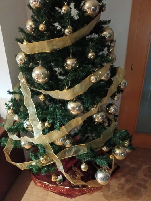 Árvore de Natal com toda a Decoração