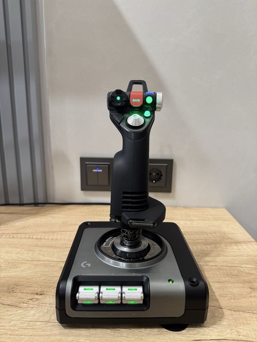 Джойстик  Logitech G Saitek X52 Pro Flight Control System (HOTAS)