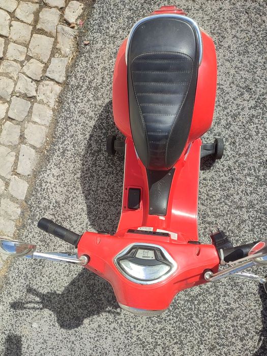 Vespa  elétrica - Moto Infantil