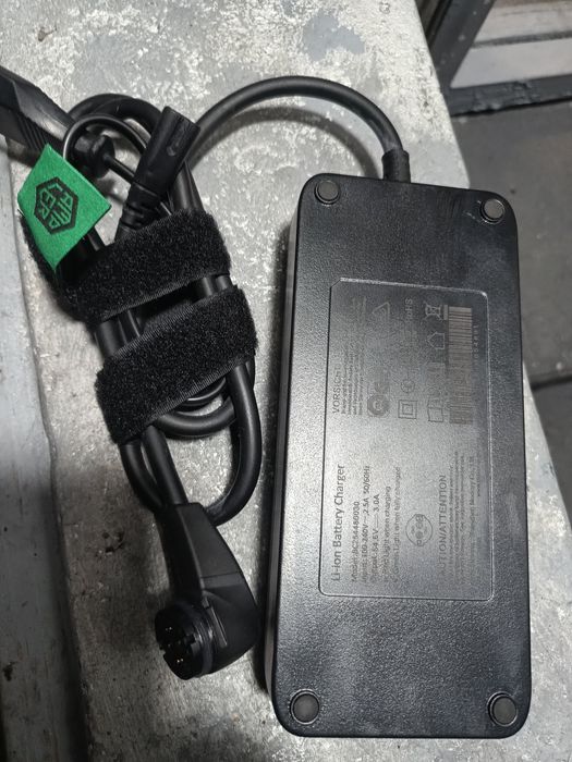 Зарядний пристрій 48 в Ampler електровелосипед Rozenberg