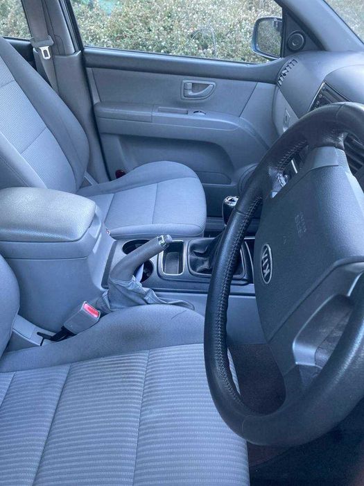 продаю авто KIA SORENTO 2.5 D 2008 року