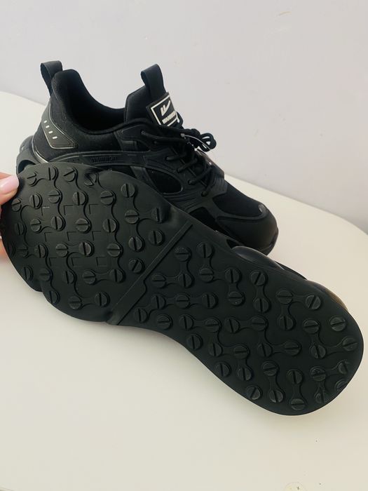 Кросівки взуття чоловіче 43 р