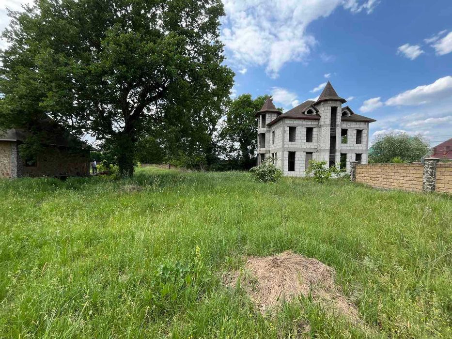 Продаж садового будинку та землі в с.Хотянівка Київської обл 96200$