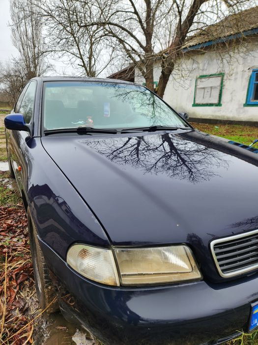 Ауді  а4 б5 в хорошому  стані