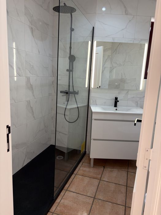 Apartamento t2 ao pe da universidade das gambelas