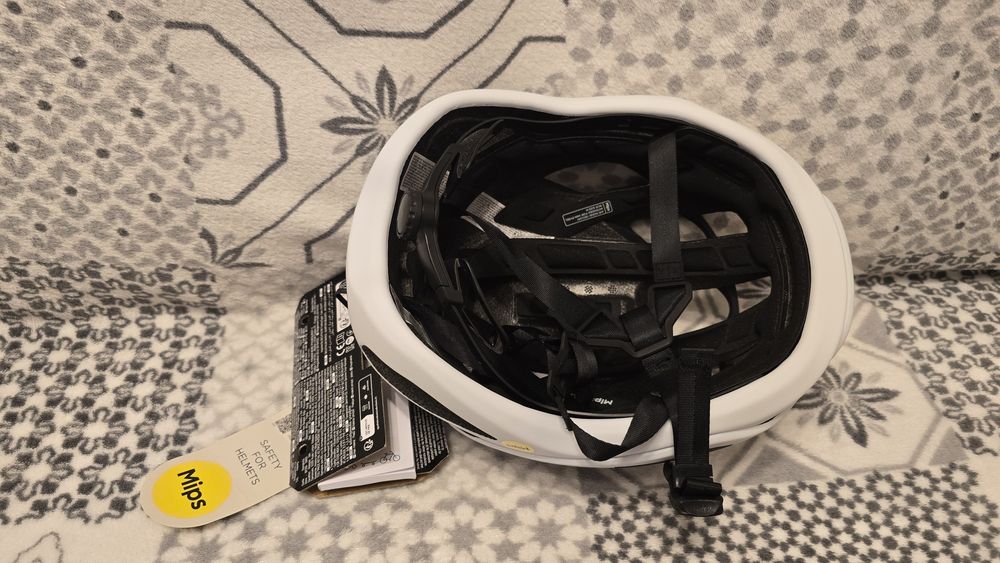 Nowy Kask Rowerowy Szosowy Van Rysel RCR Mips w rozmiarze M 55-59