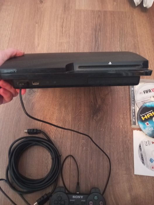 Sony PlayStation 3 500 GB в хорошем состоянии