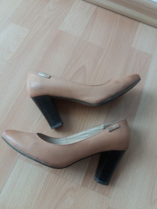 Buty damskie 37 obcas