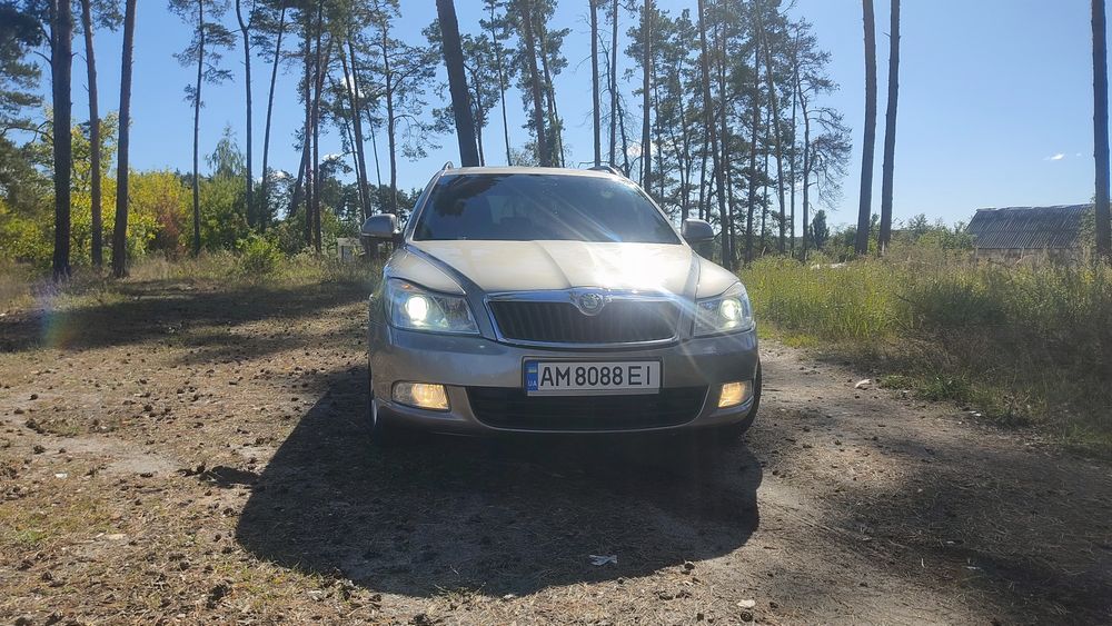 Продам недорого гарну Шкоду Октавію 2011 року. Дизель.