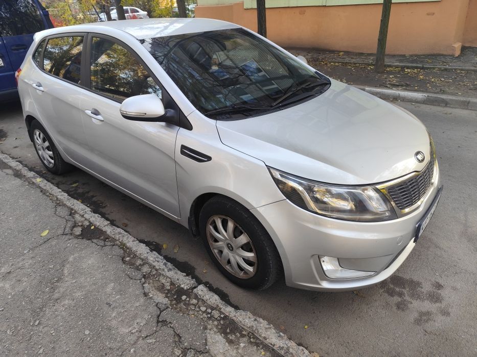 KIA RIO 2013г 1.6 в отличном состоянии