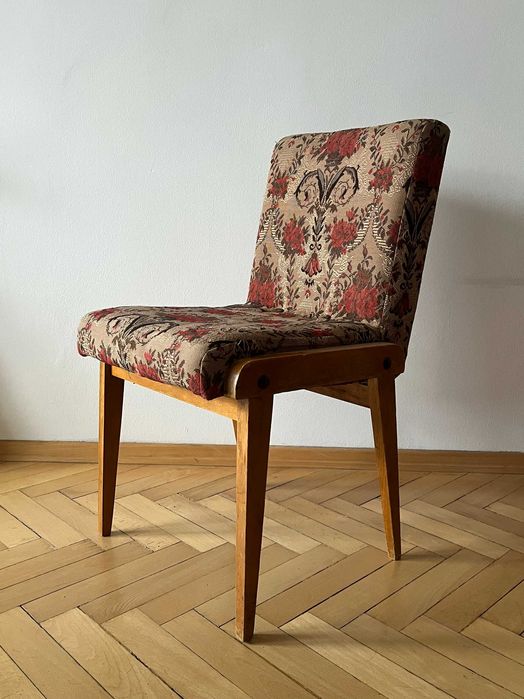 Krzesło vintage prl z ciekawym obiciem