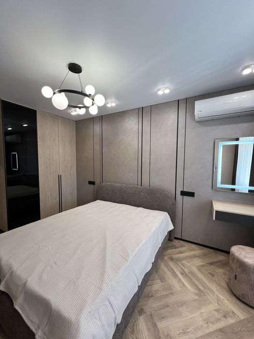 Вишукана та авторська 3-кімнатна квартира в центрі міста