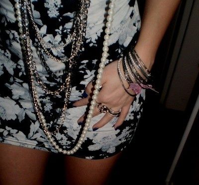 sukienka w kwiaty obcisła slim fit mini New Yorker Amisu XS S krótka