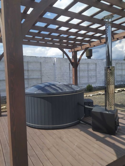 Виробники чанів джакузі. Купель на дрова Спа комплекс