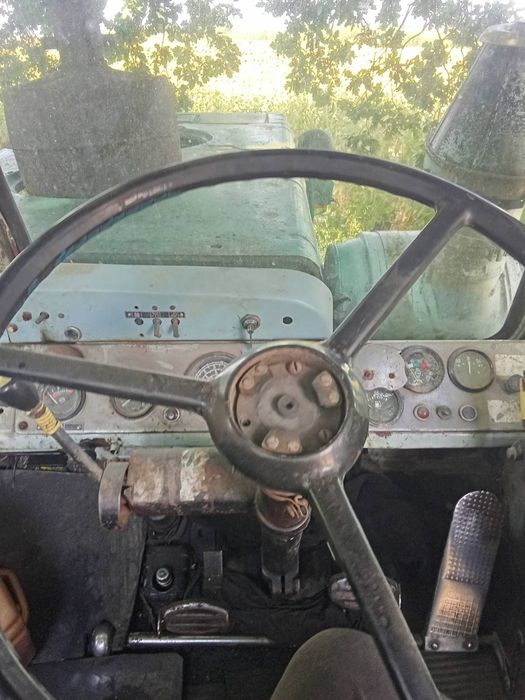 продам трактор т-150 з плугом