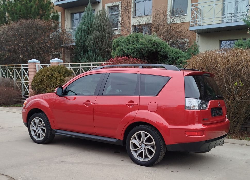 Mitsubishi Outlander XL 2012