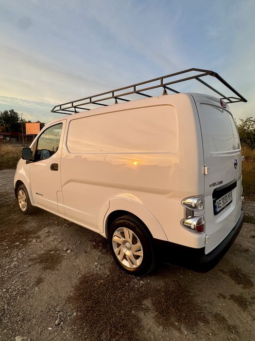 Nissan e - NV 200