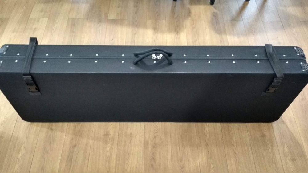 KURZWEIL ARTIS 88 klawiszy z futerałem