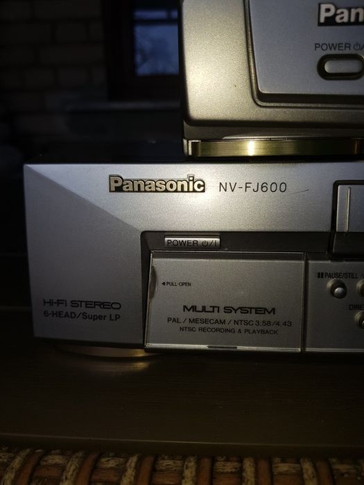 Видеомагнитофон Panasonic