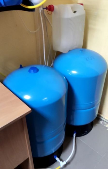 Водомат. Вендінговий апарат з очищення та продажу води Gwater