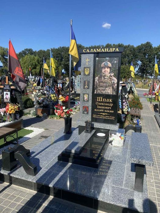 Памятники від виробника