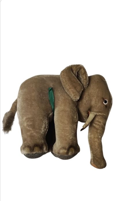 Винтажный слон бренда  Steiff.
