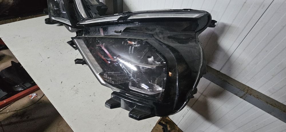 Casal farois Citroen C4 Berlina