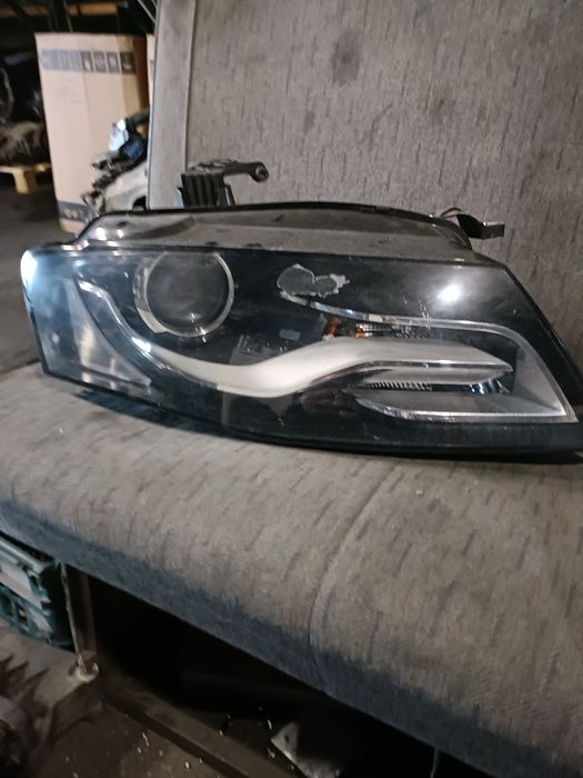 Lampa przód prawa audi a4 B8 przed liftem sprawna