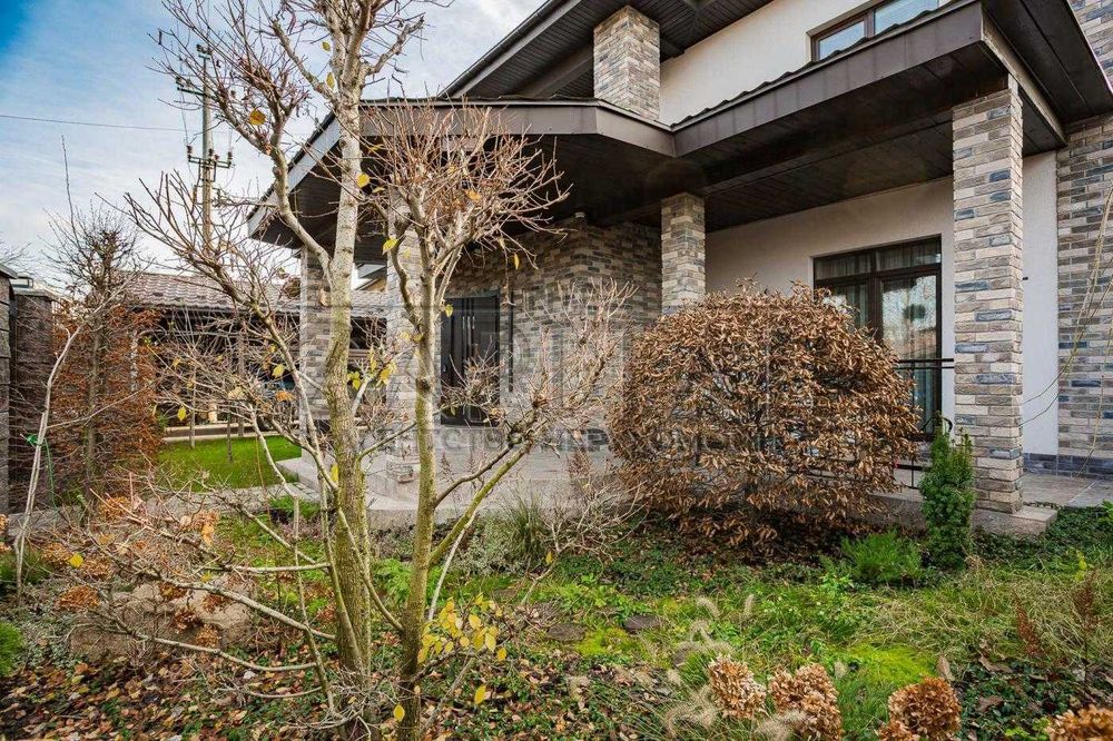 Продаж будинку Осокорки біля метро З ремонтом 199 м2 6 соток