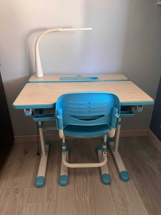 Продам зростаючу дитячу парту Evo-kids зі стулом та лампою