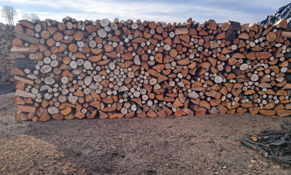 Drzewo opałowe sezonowane