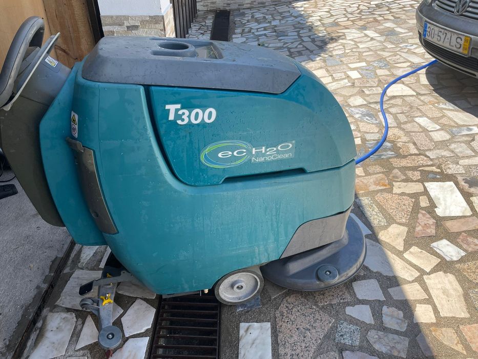 Auto-Lavadora Tennante T-300