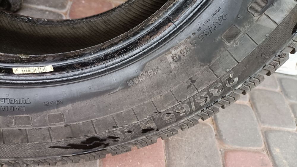 Opona wielosezon Continental 235.65 R16c
