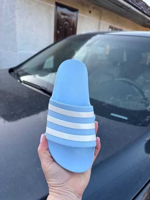 Жіночі шльопанці для пляжу adidas