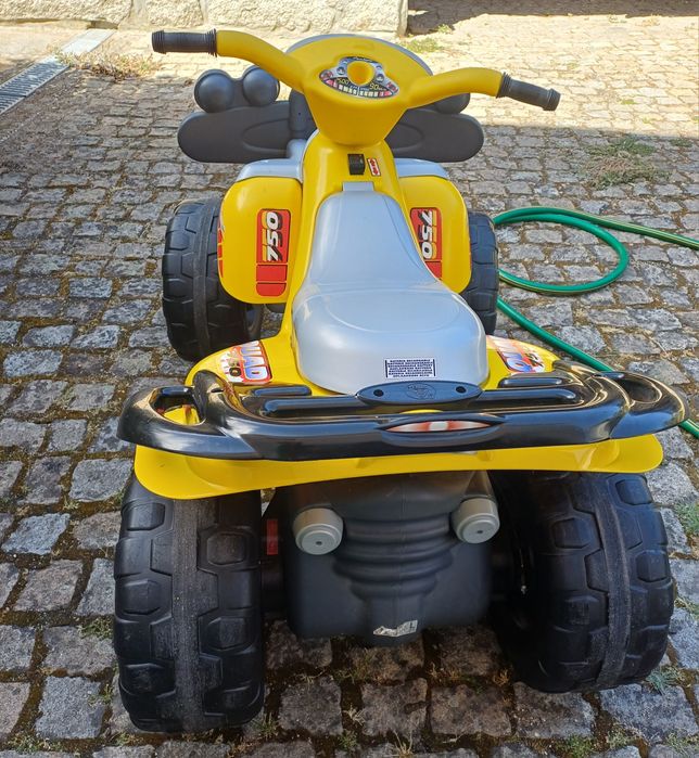 Vendo moto4 para criança