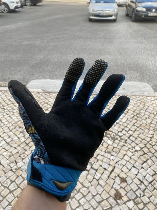 Luvas novas de bicicleta