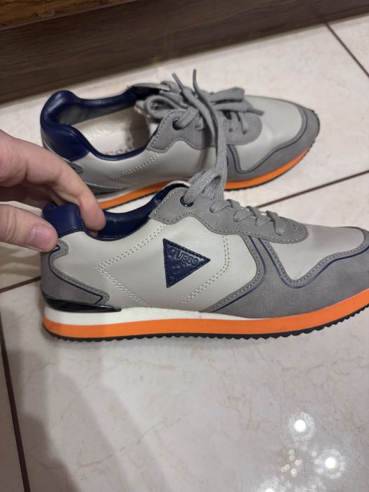 Жіночі кросівки Guess