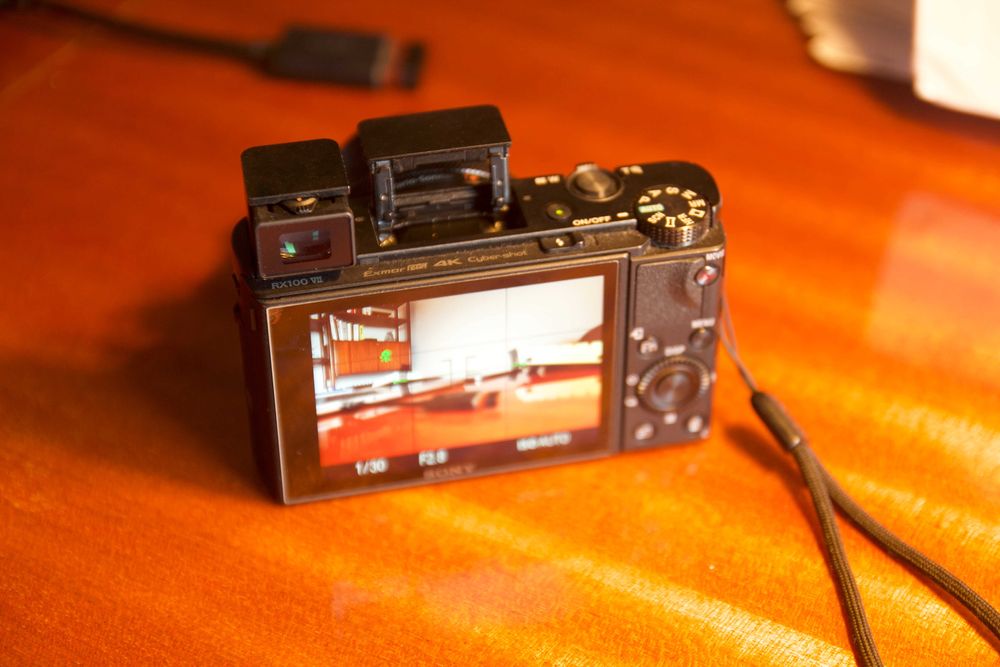 Sony RX100 VII + Kit Completo de Acessórios
