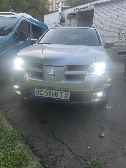 Міцубіші оутлендер