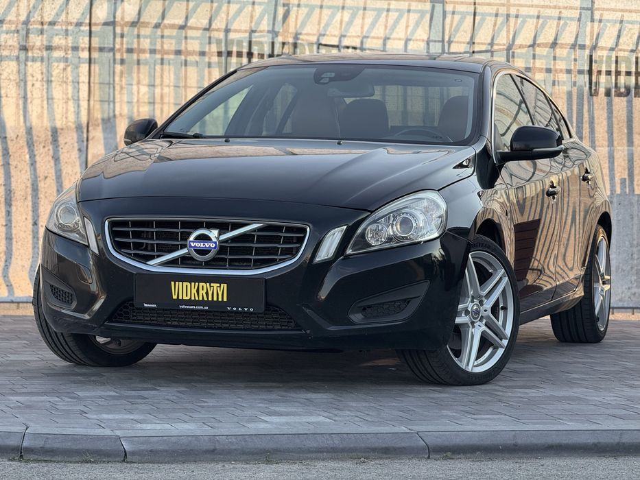 Volvo S60, 2011 року, 3.0 бензин, автомат, повний привід