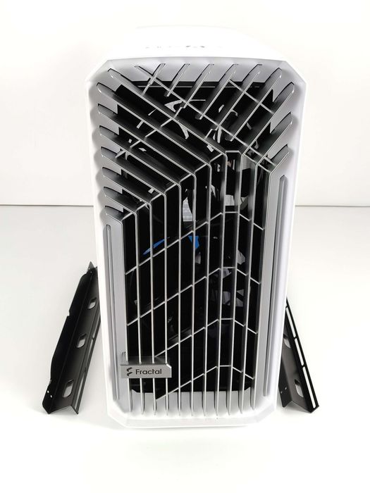 Fractal Design Torrent White TG Clear Tint (model FD‑C‑TOR1A‑03)