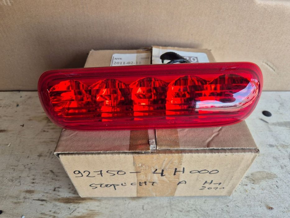 ŚWIATŁO 3 STOP W KLAPĘ HYUNDAI H-1 STAREX 2007-2017 92750-4H000 NOWE ORYG.